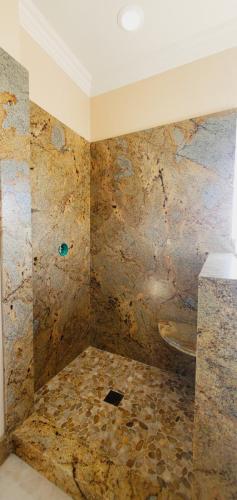 9aa7bfef-d033-4f79-9e37-0e3750f11672-1