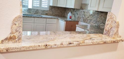 9e8796f1-3b85-4afb-b615-c05efe0bcfc8-1