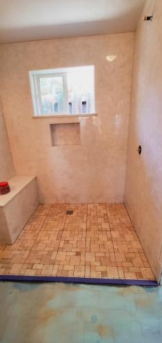 d90c77b4-0a05-43b2-b7af-c490e9e9c0ab-1